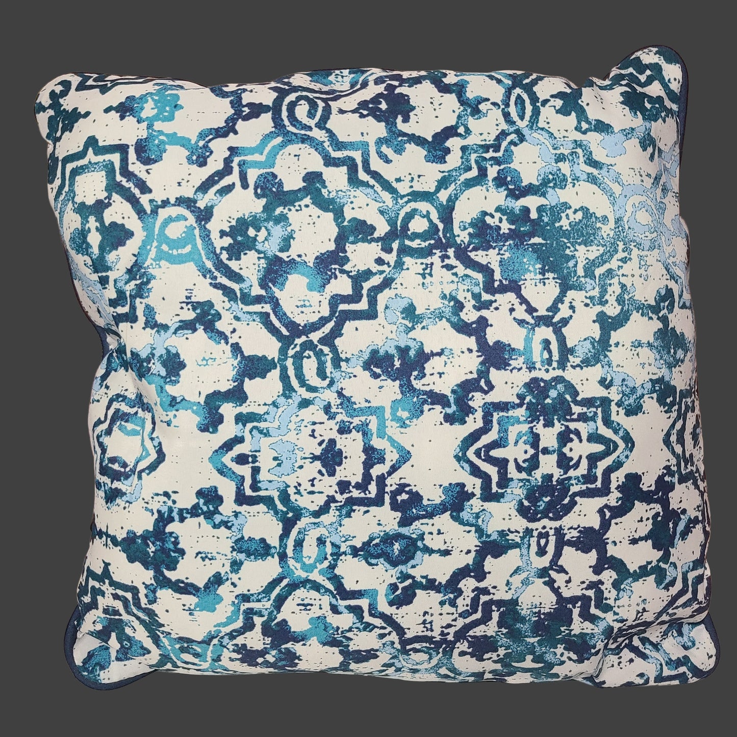 Mainstays Outdoor Blue & White Design Throw Pillow - NEW