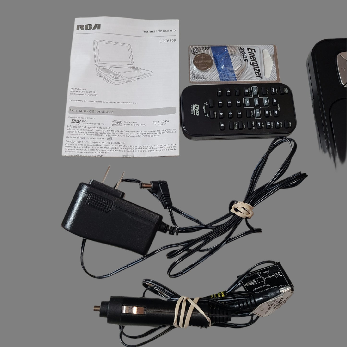 RCA DRC6309 Portable DVD Player w/ Case & Accessories - Tested - LIKE NEW