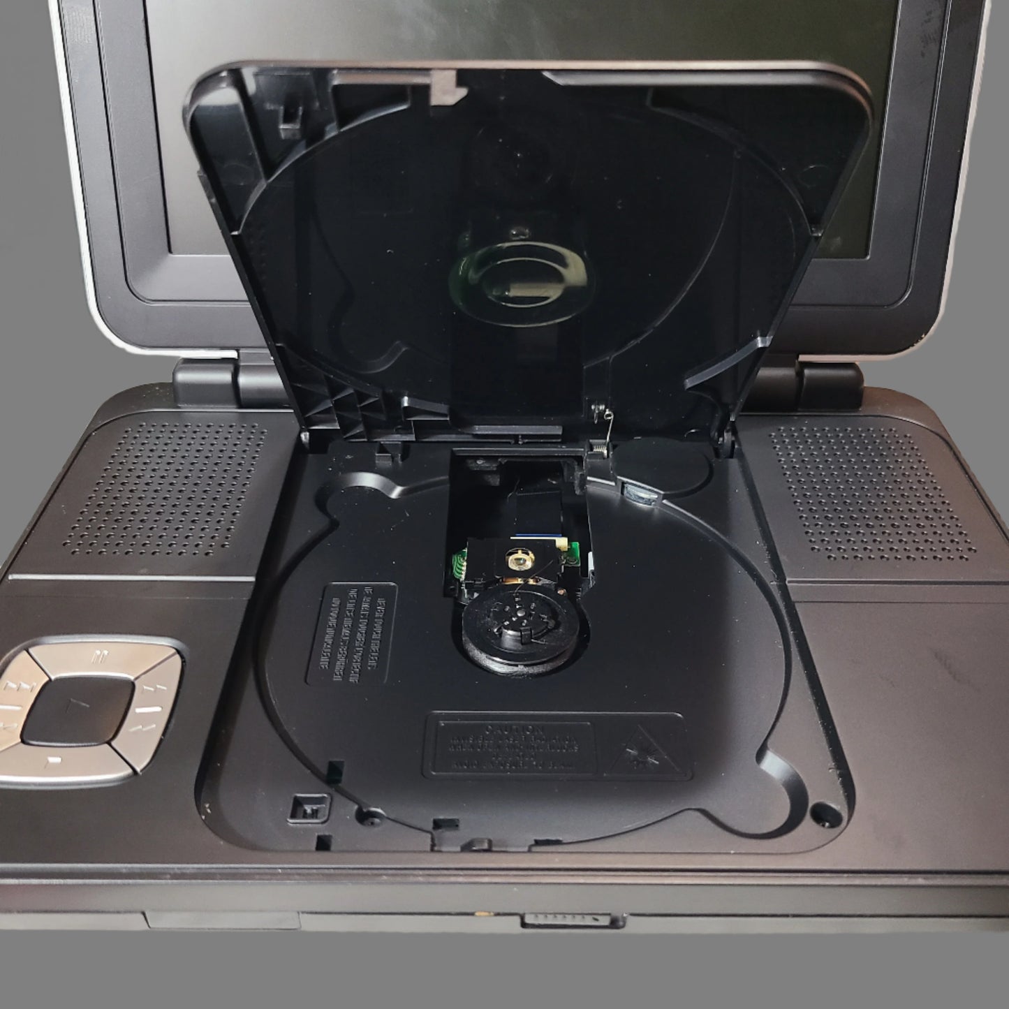 RCA DRC6309 Portable DVD Player w/ Case & Accessories - Tested - LIKE NEW