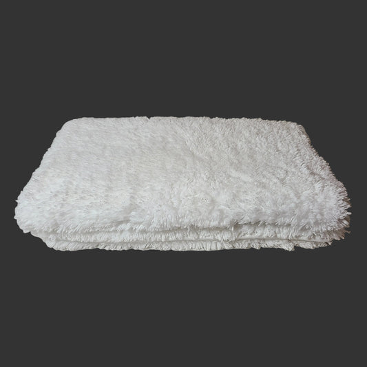 Phantoscope California White Shaggy Rectangular Bath Mat - LIKE NEW